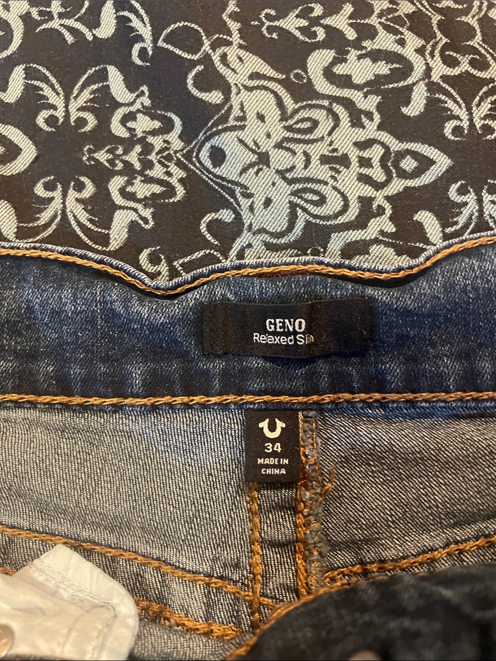 True Religion Men's Skinny Jeans in Dark Blue Denim with Contrast Stitching - Picture 5 of 9